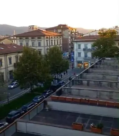 Apartment Ampio Con Vista Monti Wi-fi Veloce, Self Check-in, Vicino Stazione E Centro Arezzo