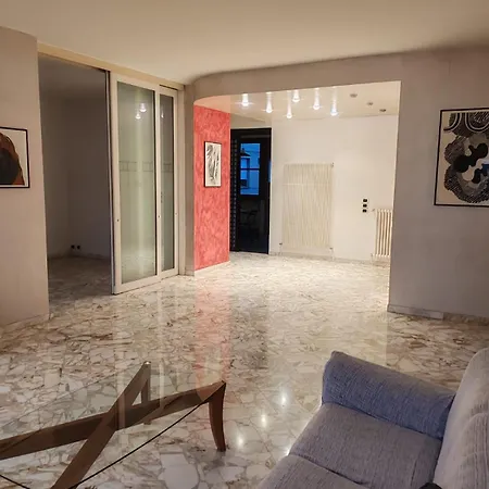 Ampio Con Vista Monti Wi-fi Veloce, Self Check-in, Vicino Stazione E Centro *
