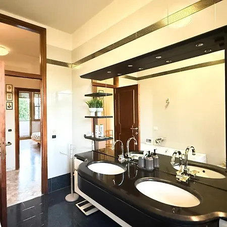 Apartment Ampio Con Vista Monti Wi-fi Veloce, Self Check-in, Vicino Stazione E Centro Arezzo
