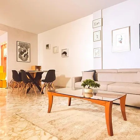 Ampio Con Vista Monti Wi-fi Veloce, Self Check-in, Vicino Stazione E Centro