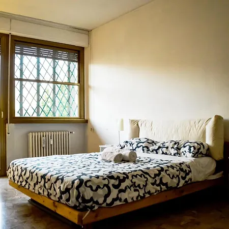 Apartment Ampio Con Vista Monti Wi-fi Veloce, Self Check-in, Vicino Stazione E Centro Arezzo