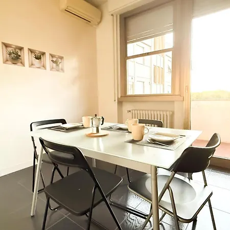 Ampio Con Vista Monti Wi-fi Veloce, Self Check-in, Vicino Stazione E Centro *